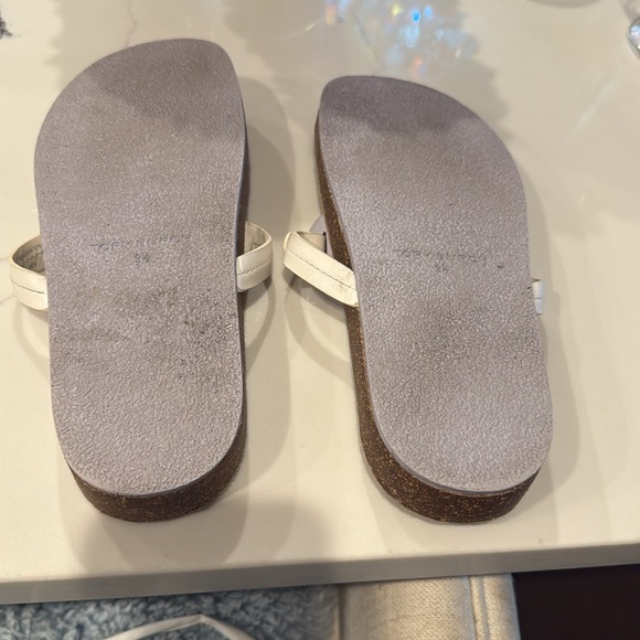 Tory Burch Lilac and Cream Sandals

Worn maybe twice - Picture 5 of 5